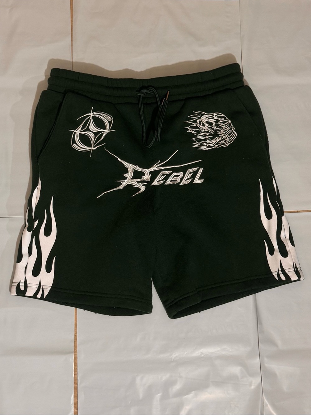 Rebel Dark green Men's streetwear shorts